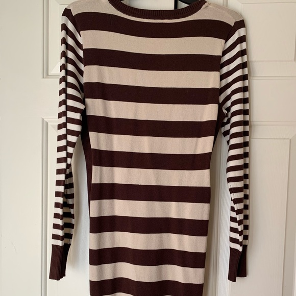 Rayon/polyester dress - Picture 2 of 10